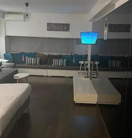 Loft For 4 To The Center Of 塞萨洛尼基