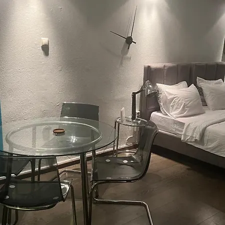 公寓 Loft For 4 To The Center Of 塞萨洛尼基