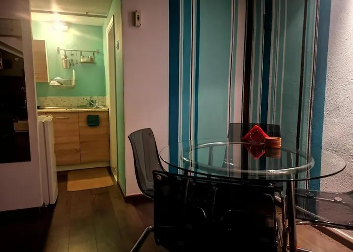 Loft For 4 To The Center Of דירה *